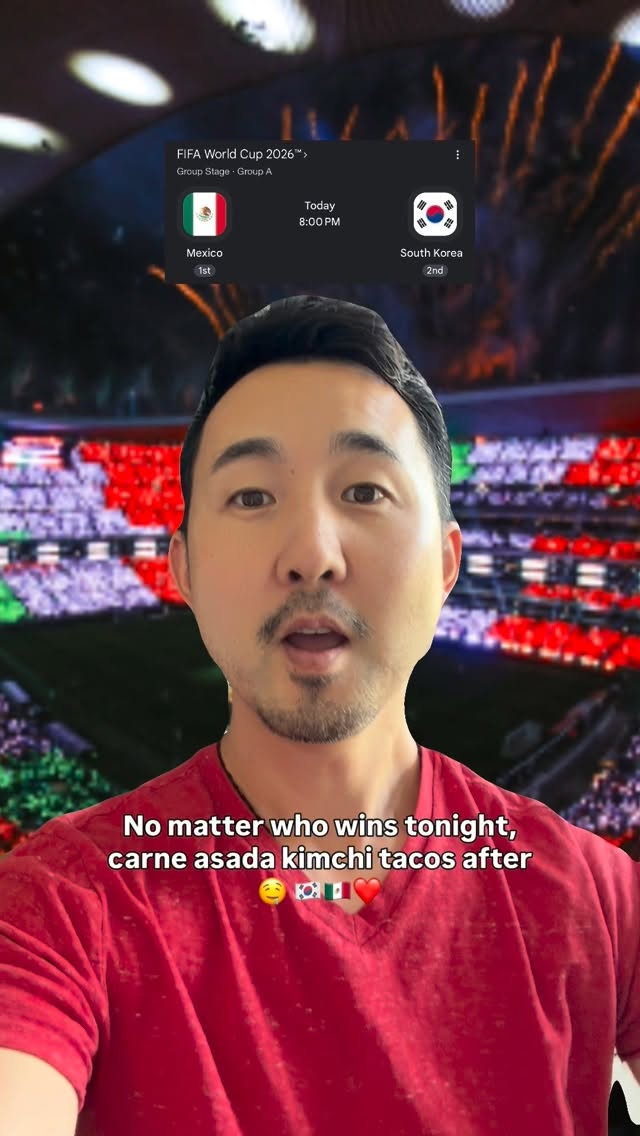 ¡Somos familia! I love seeing the unity between Mexico & Korea. The world needs more of this between countries!
#mexicovscorea #mundial2026 #worldcup2026
